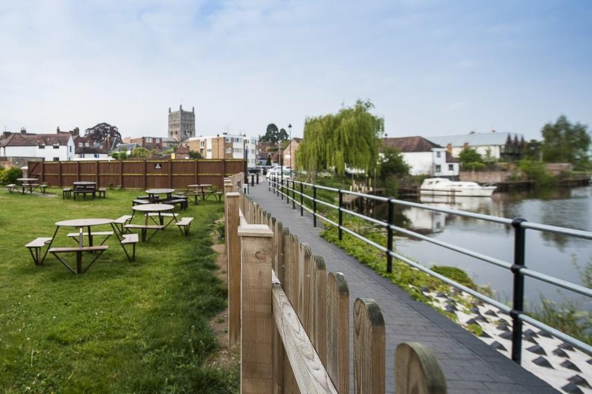 The Royal Hop Pole Wetherspoon Tewkesbury Exterior foto